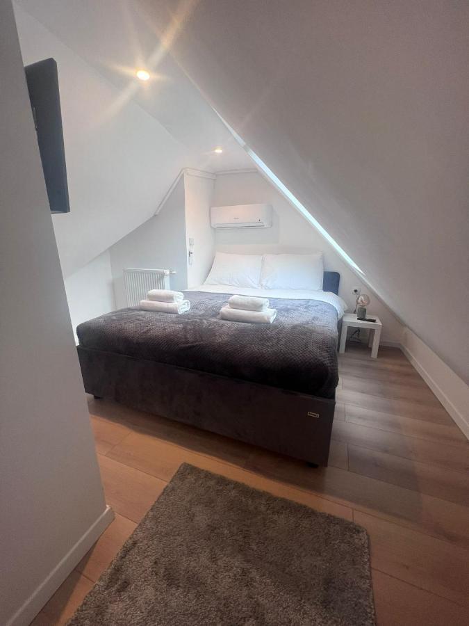 Studio Apartman Mia Zagreb Bagian luar foto