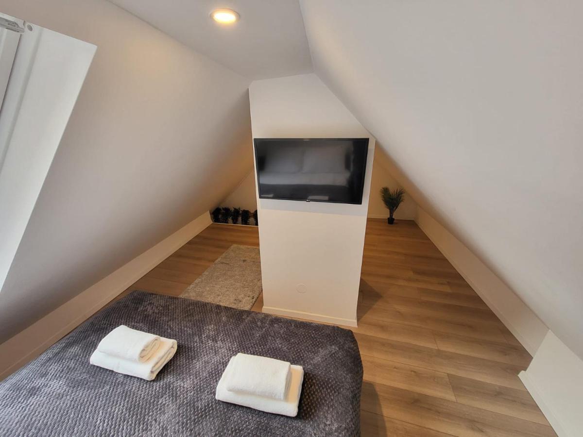 Studio Apartman Mia Zagreb Bagian luar foto