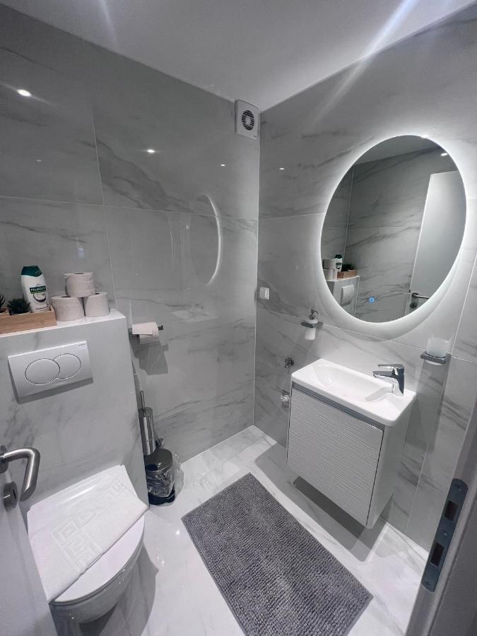 Studio Apartman Mia Zagreb Bagian luar foto